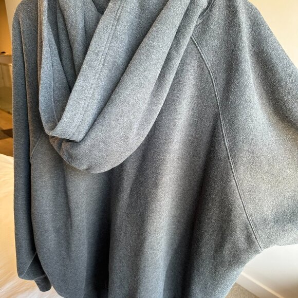 Aritzia Sweatfleece Mega Raglan Hoodie, Heather Charcoal, Size 2XL - Picture 3 of 3